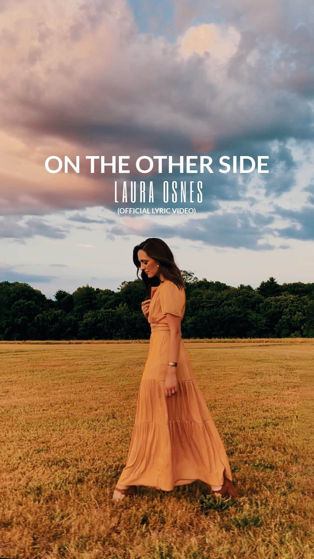 ローラ・オスのインスタグラム：「That fancy-free final shot tho!! 💛💖🧡  Commemorating the 1-year anniversary of my debut EP release, here is the Official Lyric Video for #OnTheOtherSide!!! My amazing husband @nathanjohnsonny secretly captured these videos in between photographs during our album cover shoot last summer, and the brilliant @clameek so artfully cut them all together. Thanks to all the collaborators, artists, friends, and listeners who carried me through to the other side, made this album possible, and who continue to support!   #LyricVideo #singer #singersongwriter #debutEP #music #newmusic #freedom #nashville #tennessee #folk #franklin #franklintn」