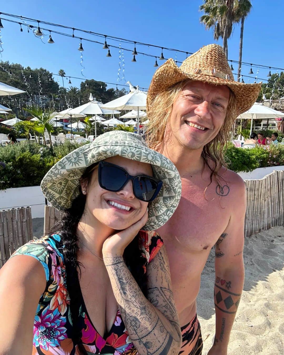 チャチー・ゴンザレスのインスタグラム：「Me tiedetään kyllä oma elämämme ja täällä kaikki hyvin ❤️ @chachigonzales」