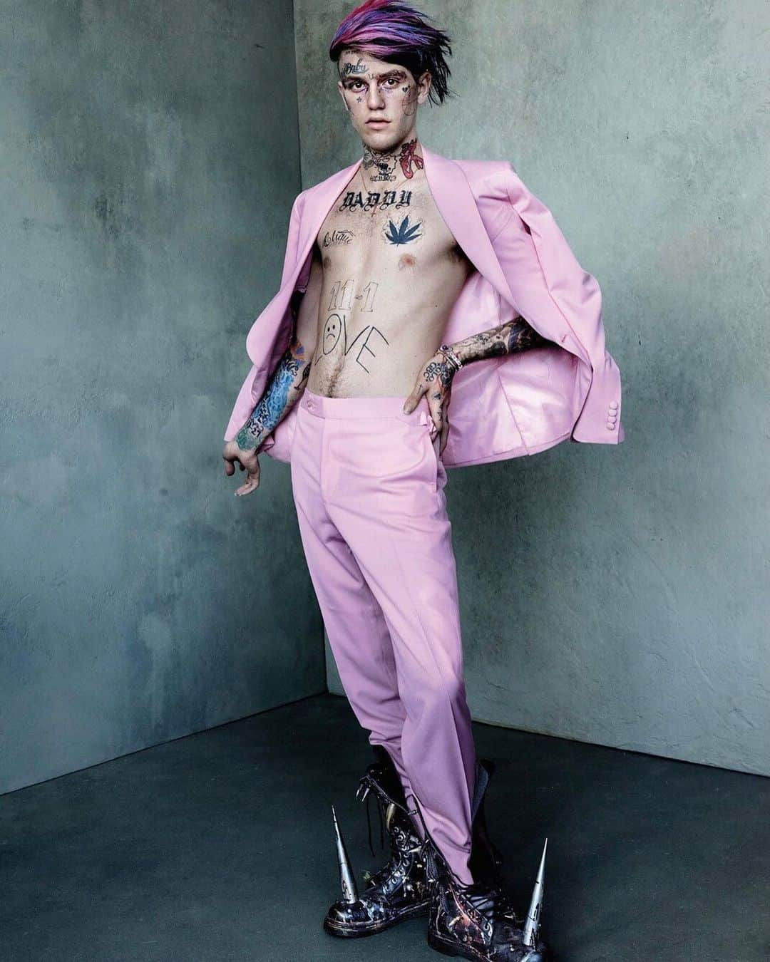 ニコラ・フォルミケッティさんのインスタグラム写真 - (ニコラ・フォルミケッティInstagram)「Remembering Lil Peep 🤍  honoring the memory of Lil Peep today, a unique soul with whom I had the privilege of collaborating.」10月5日 22時28分 - nicolaformichetti