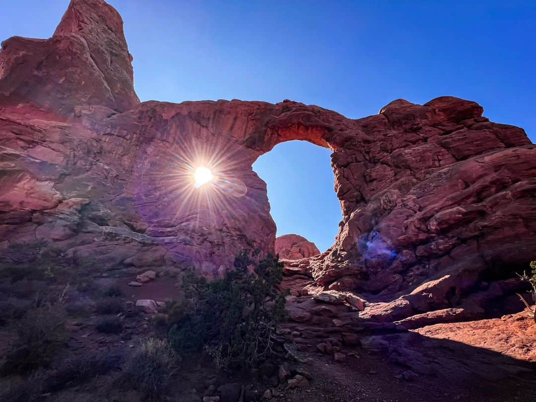 メッテ・グラスゴワールさんのインスタグラム写真 - (メッテ・グラスゴワールInstagram)「Fra Canyonlands til Arches Nationalpark. Vi har nu været igennem 'The big five' i Utah (Zion, Bryce, Capitol, Canyonlands og Arches). Og alle af dem var lige smukke på deres helt egen unikke måde 😍」10月5日 22時30分 - mette_graversgaard