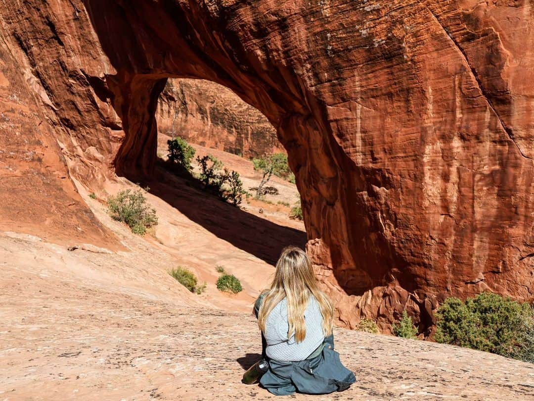 メッテ・グラスゴワールさんのインスタグラム写真 - (メッテ・グラスゴワールInstagram)「Fra Canyonlands til Arches Nationalpark. Vi har nu været igennem 'The big five' i Utah (Zion, Bryce, Capitol, Canyonlands og Arches). Og alle af dem var lige smukke på deres helt egen unikke måde 😍」10月5日 22時30分 - mette_graversgaard