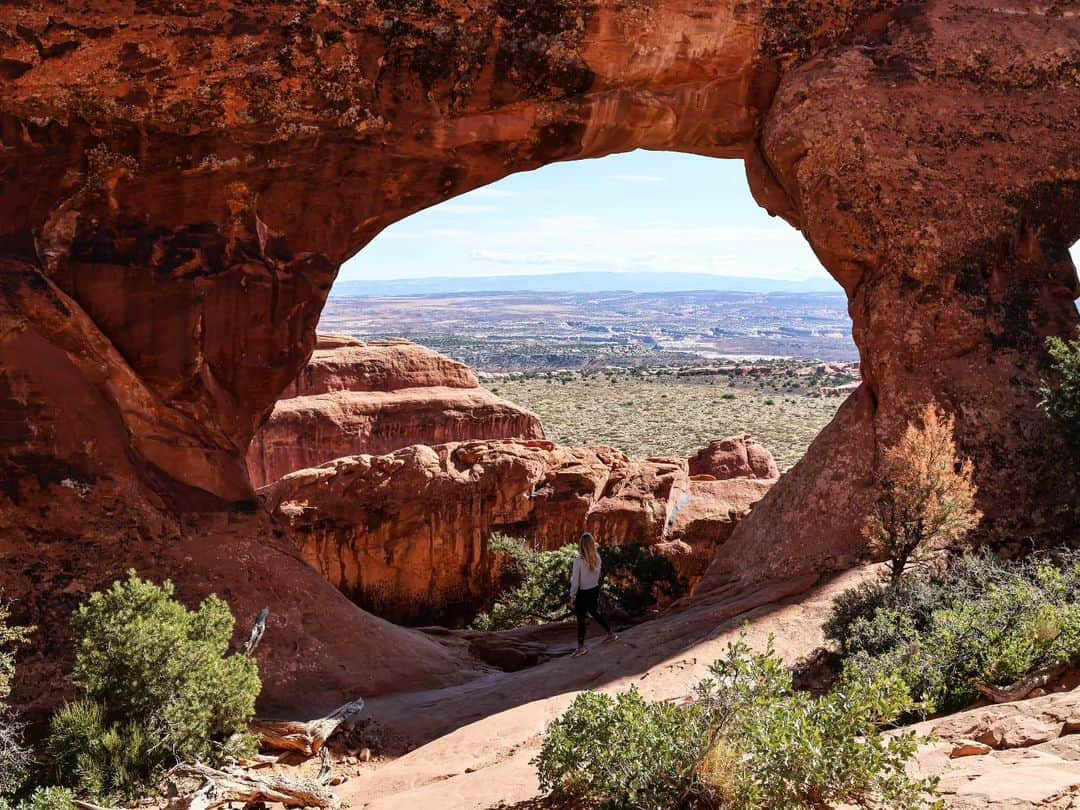 メッテ・グラスゴワールさんのインスタグラム写真 - (メッテ・グラスゴワールInstagram)「Fra Canyonlands til Arches Nationalpark. Vi har nu været igennem 'The big five' i Utah (Zion, Bryce, Capitol, Canyonlands og Arches). Og alle af dem var lige smukke på deres helt egen unikke måde 😍」10月5日 22時30分 - mette_graversgaard