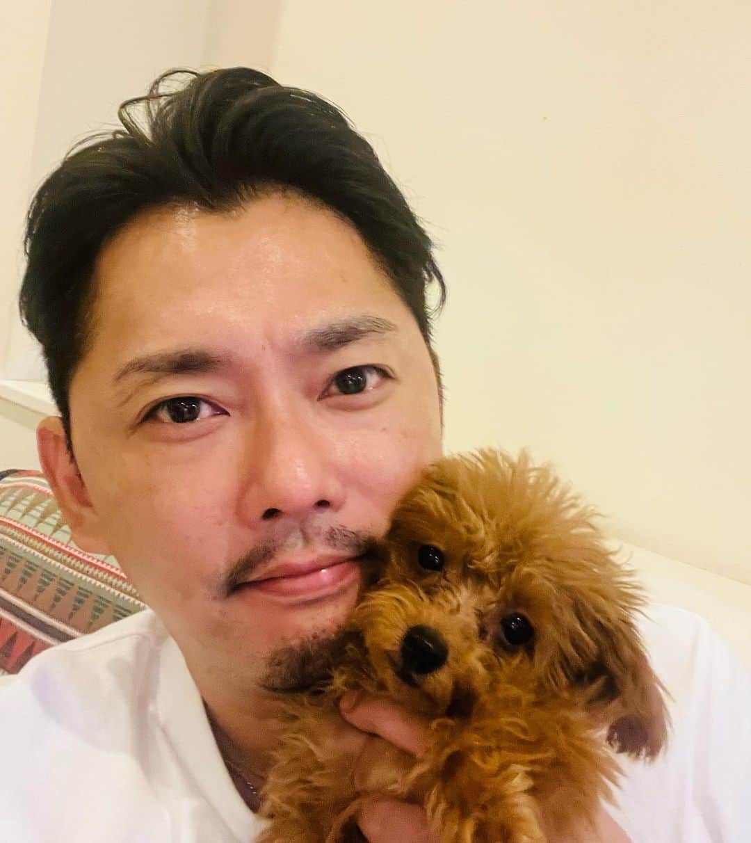 のインスタグラム：「元気です♪  朝早かったので眠いですが🥱  #プーと今井」
