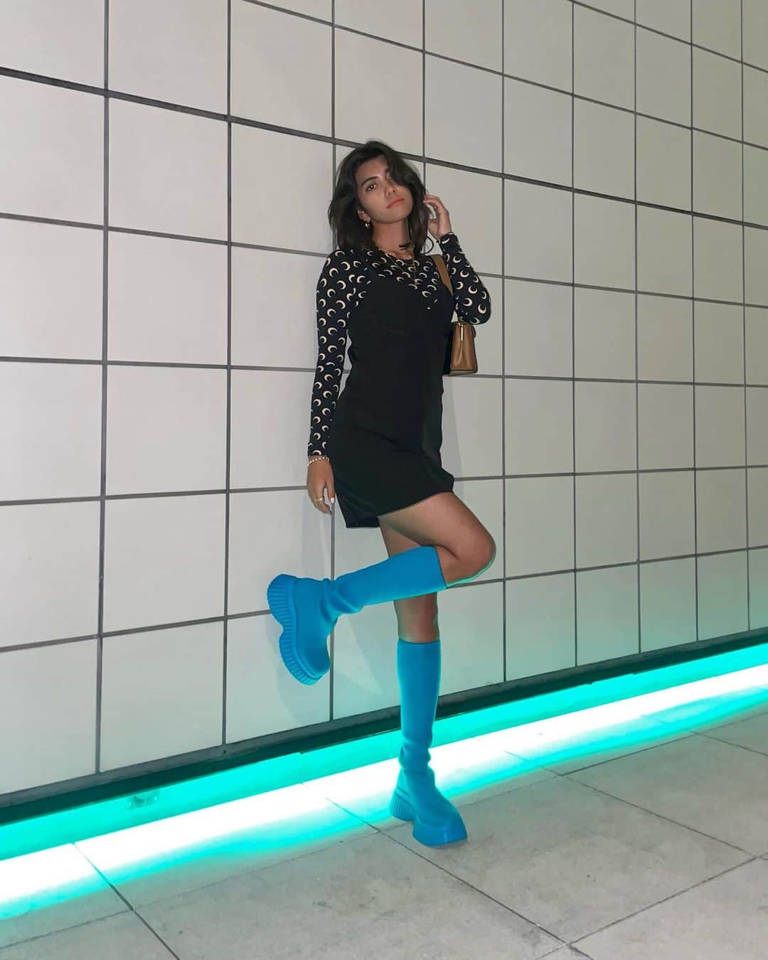 美南レイラさんのインスタグラム写真 - (美南レイラInstagram)「靴可愛い~ってみんなに褒められて嬉しかった日🦕🩵  #fashion#ootd#camper#marineserre」10月5日 22時43分 - reyla__25