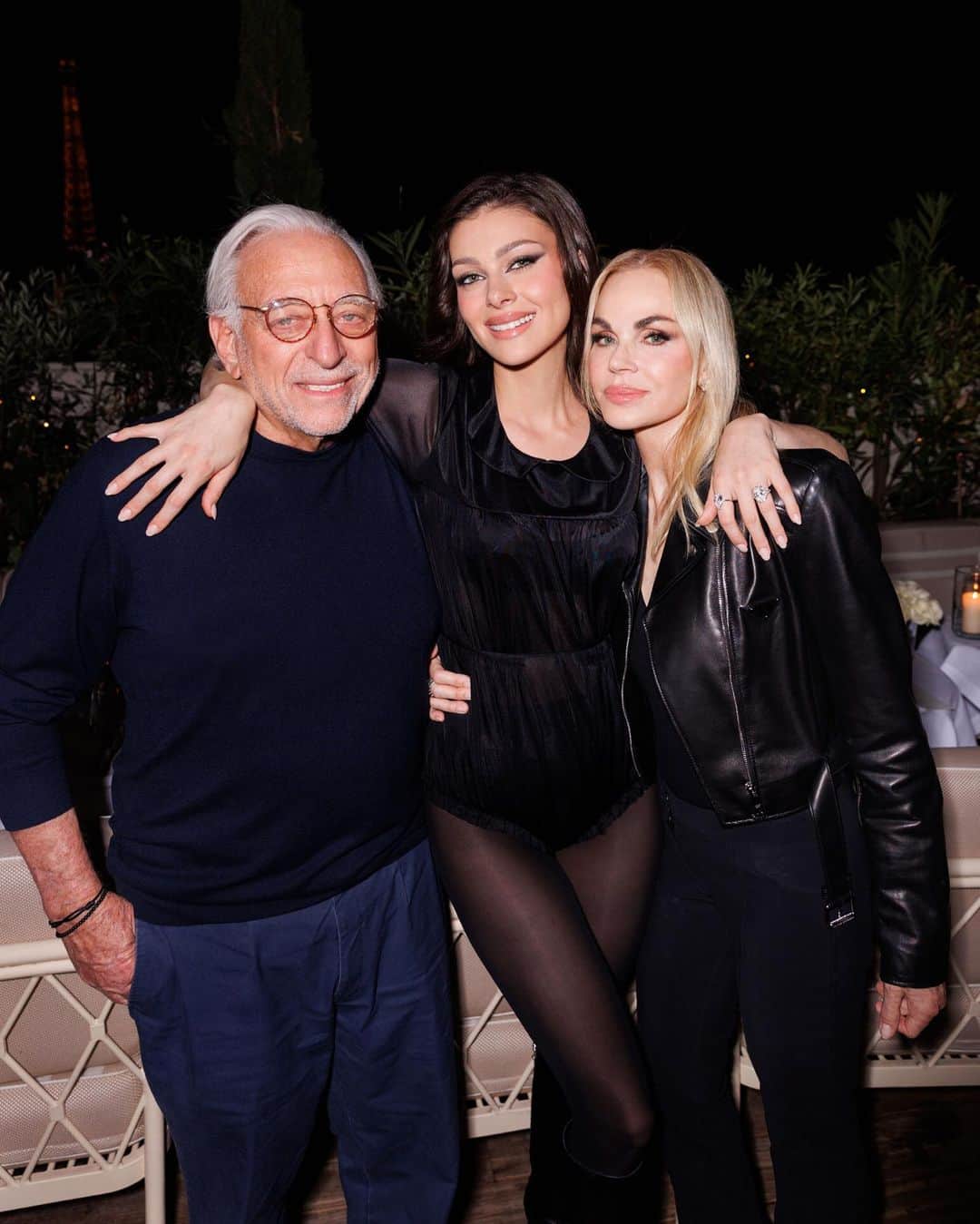 ニコラ・ペルツのインスタグラム：「I loved celebrating you the other night @bradleygpeltz I hope you had the best birthday I love you so much! We missed you so much @brittanyleahpeltz I love you so much! 💖🎂」
