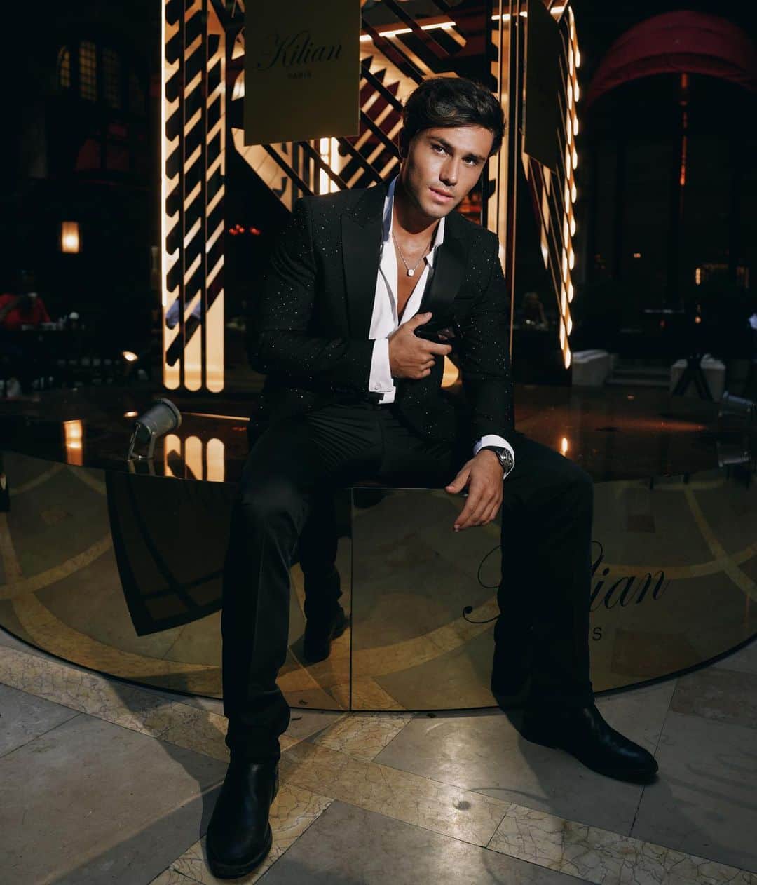 Enzo Cariniのインスタグラム：「About last night @kilianparis #smokinghot #collaboration」