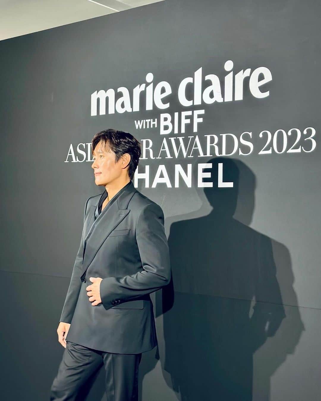 イ・ビョンホンさんのインスタグラム写真 - (イ・ビョンホンInstagram)「Marie Claire Asia Star Awards @marieclairekorea #2023BIFF」10月5日 22時46分 - byunghun0712