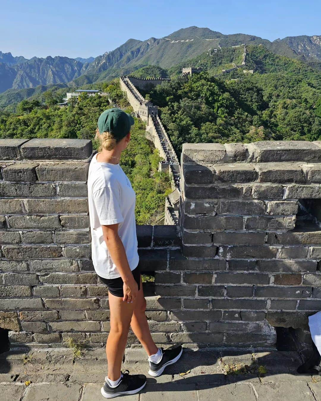 エリーゼ・メルテンスのインスタグラム：「Great wall of China 🇨🇳」