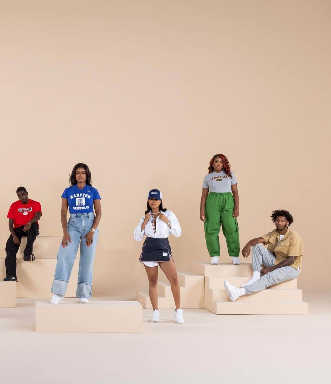 NIKEさんのインスタグラム写真 - (NIKEInstagram)「They’reeee  Baaaack.   Introducing Yardrunner’s 4.0.  For the 4th year, we’re honored to present the Nike Yardrunner’s: electric changemakers from HBCU’s across the country — Howard University (@howard1867), Tennessee State University (@tennstateu), Prairie View A&M (@pvamu), Florida A&M (@famu_1887), Southern University (@southernu_br), Winston Salem State University (@wssu1892), North Carolina A&T (@ncatsuaggies), Hampton University (@_hamptonu) and Bowie State University (@bowiestateuniversity)  – boldly honoring their school’s rich legacies as agents of inspiration and change.   Learn their stories. Peep the exclusive Yardrunner’s inspired HBCU merch, and most importantly – get inspired. All exclusively available in the NIKE app.」10月5日 23時00分 - nike