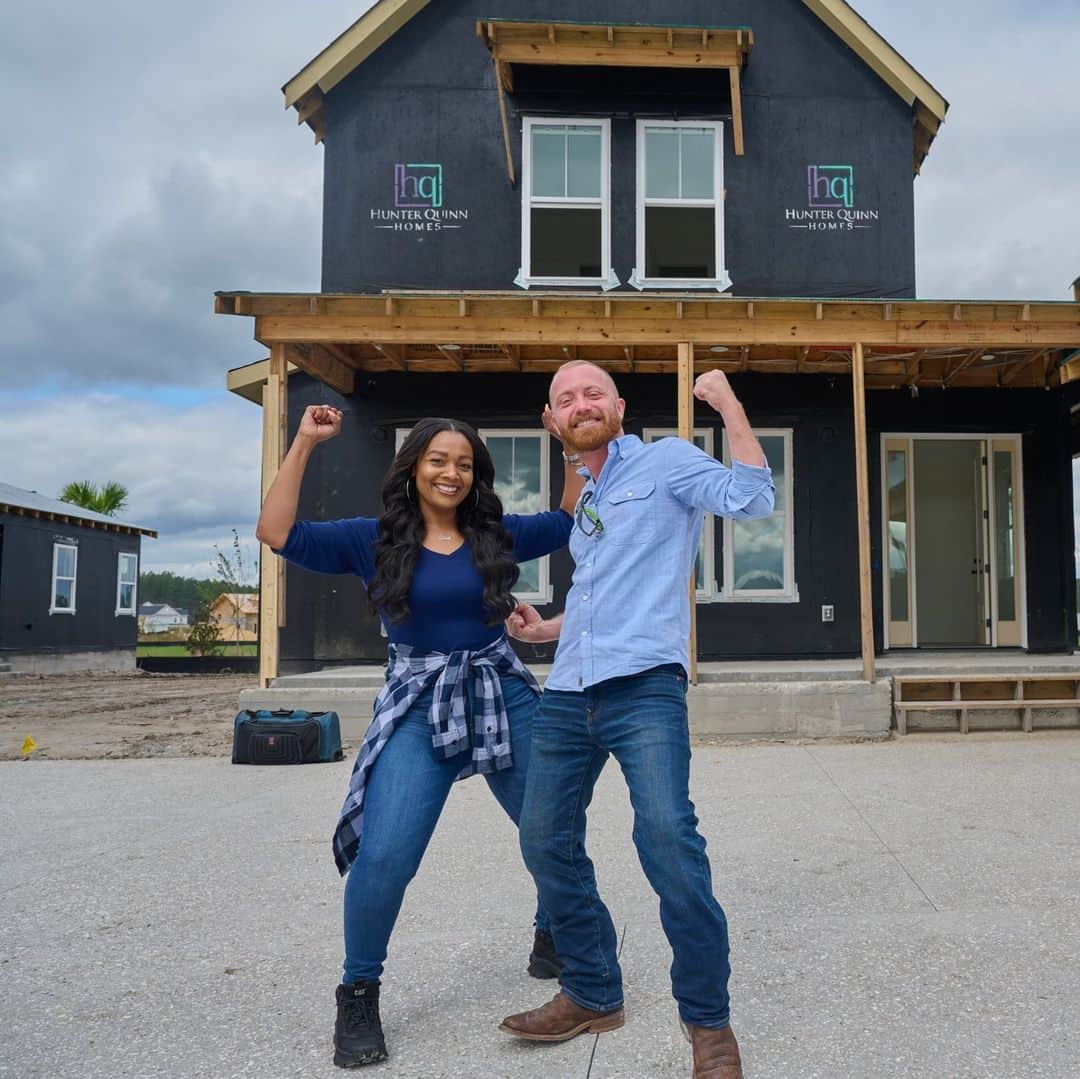 HGTVのインスタグラム：「We want more @shea.whitfield after last night's #BargainBlock episode. 💪🏾 🥰 Anyone else?⁠ ⁠ At the link in our bio Shea opens up about her love for Detroit and her role on #BargainBlock. ⬆️」
