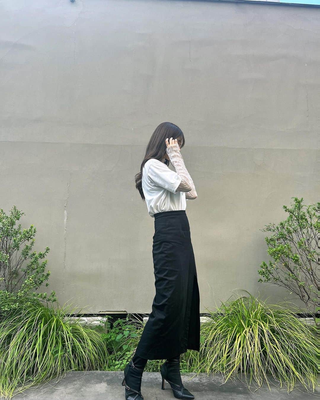 中西智代梨さんのインスタグラム写真 - (中西智代梨Instagram)「沢山歩いて健康的♪ ヒール慣れないけど可愛い👠🤍  #智代梨コーデ#私服#ootd #散歩」10月5日 23時13分 - sukiyaki_daisuki512