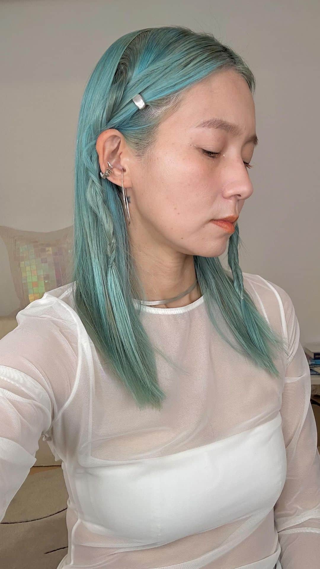 三苫愛のインスタグラム：「YouTube ライブ後のヘアアレンジライブです🌙」