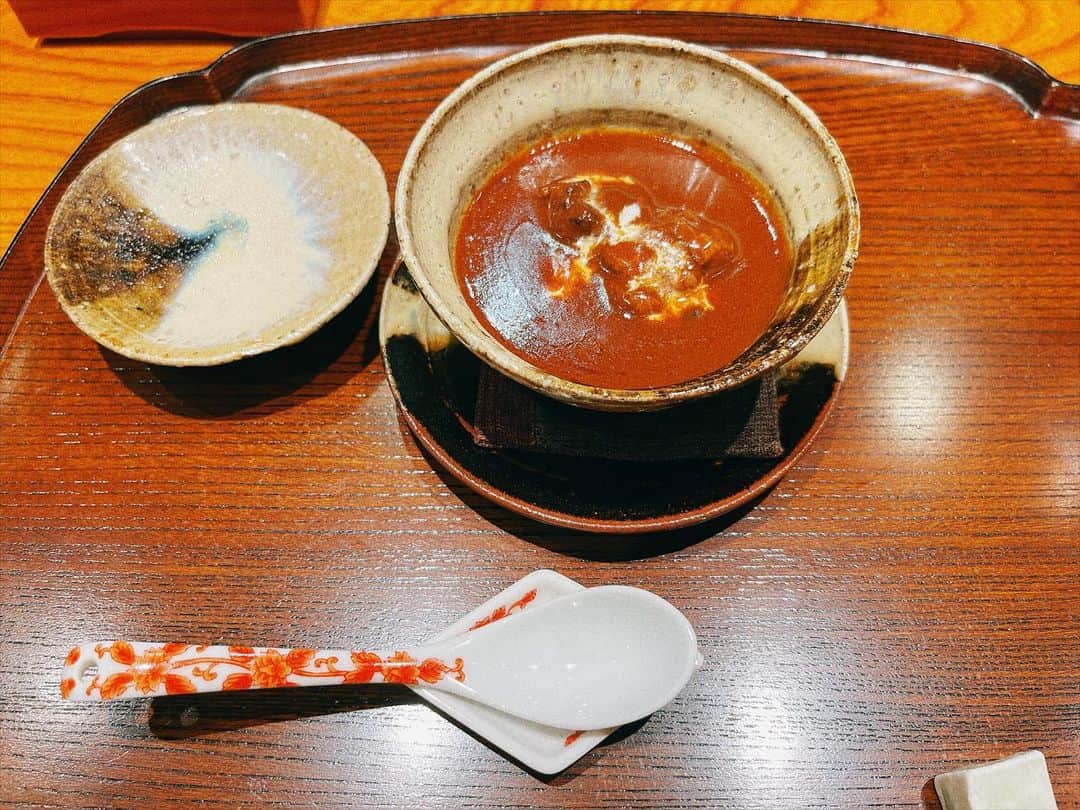 前田佳織里さんのインスタグラム写真 - (前田佳織里Instagram)「先日、とっても美味しい肉をたくさん食べました！✨ 松茸もたくさんで上質な秋を経験したよ！ 色んな肉の食べ方をして、目からウロコでした👀 今年の秋は肉だ‼️ #お肉  #松茸 #ディナー」10月5日 23時27分 - maedakaori_official
