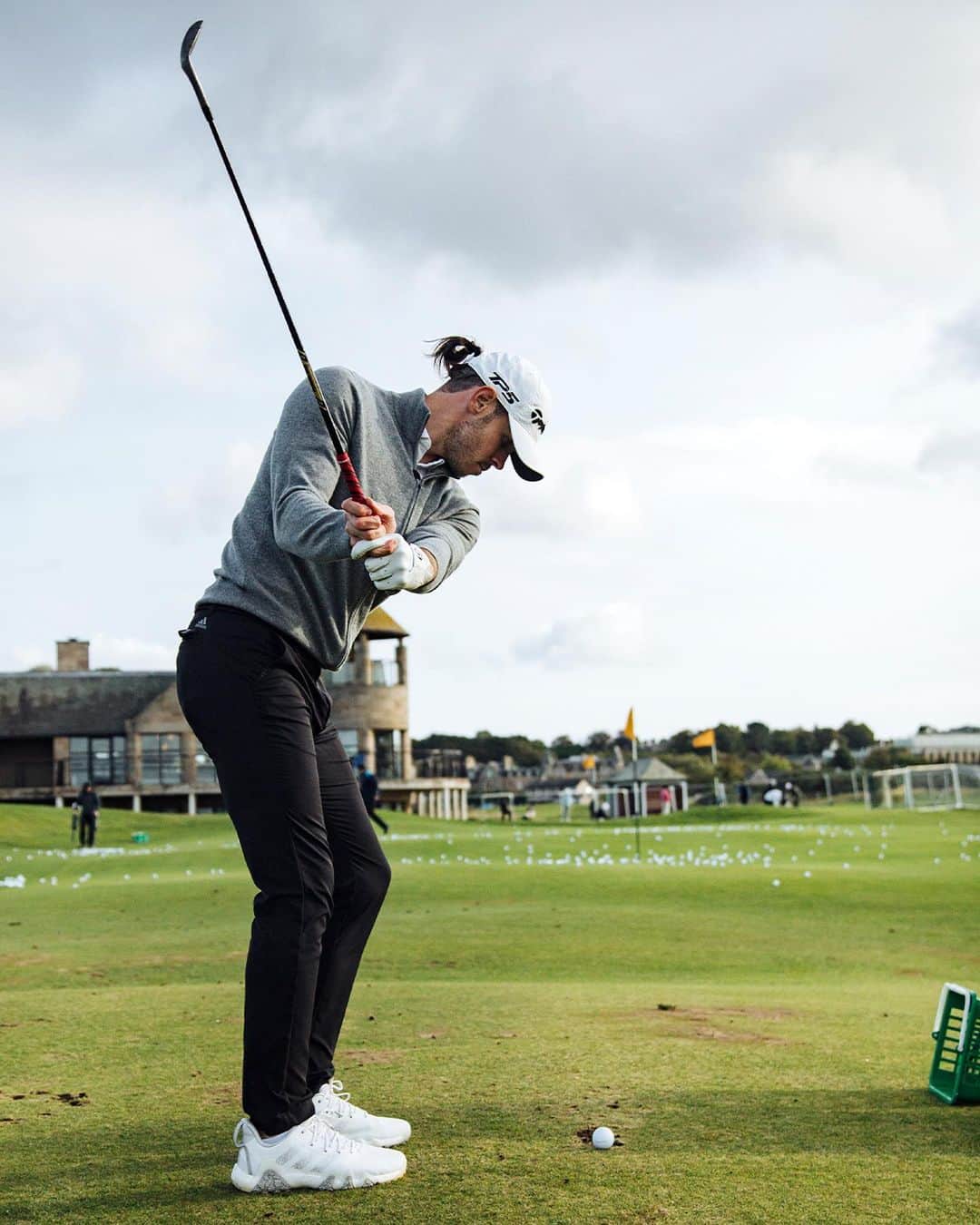 のインスタグラム：「The stars are out in Scotland. 🙌 #TeamTaylorMade」