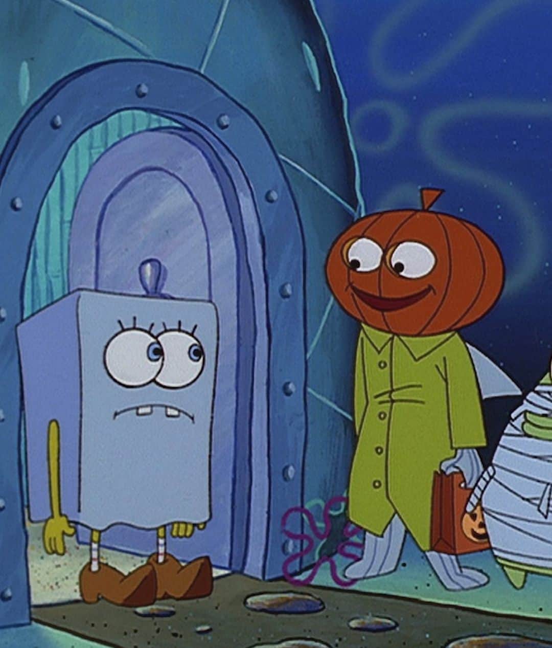 スポンジボブさんのインスタグラム写真 - (スポンジボブInstagram)「"I am not a jack-o-lantern... my name is l̶e̶w̶i̶s̶  random shark"」10月5日 23時45分 - spongebob