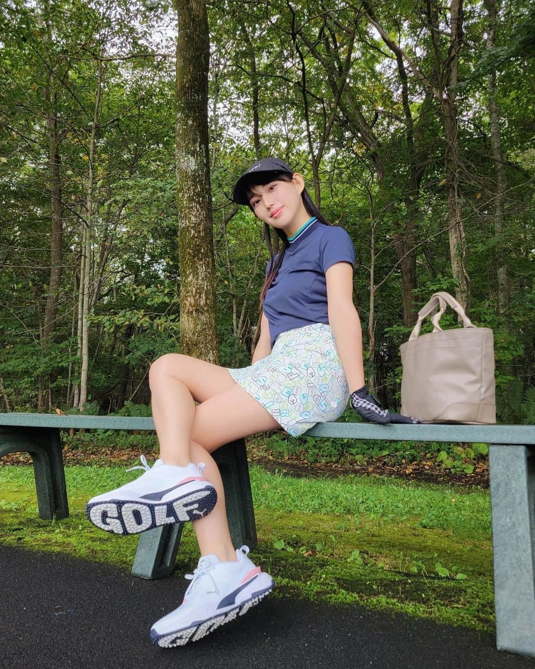 保坂玲奈のインスタグラム：「今回もPUMAGOLFの人気シューズに👟  ソールのGOLFがかわいい⛳  #プーマゴルフ#pumagolf#GSファスト#PR」