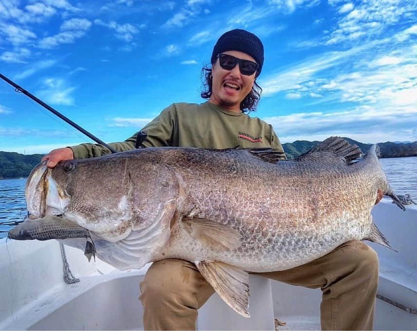 Electric_Fishingのインスタグラム：「The @drtheadz Pharaoh catching giants for @ryotangler 😳  #ElectricSunglasses #PolarizedSunglasses #StyleThatPerforms #ElectricFishing」