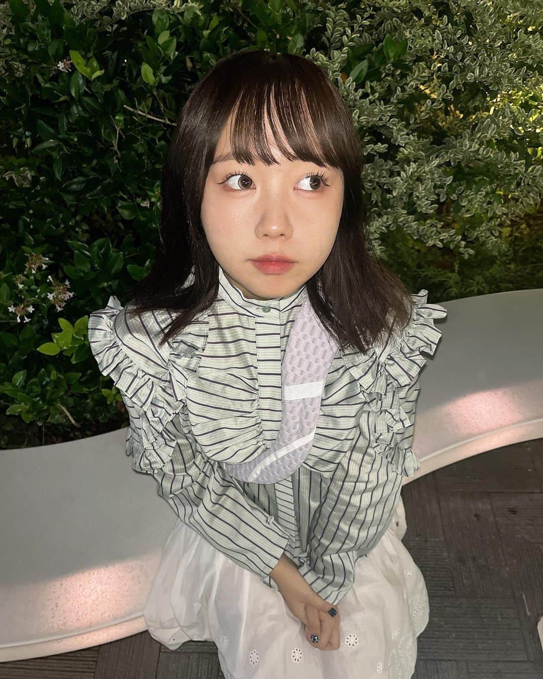 むくのインスタグラム：「寒くなってきたね🧼 よく映るようにお姉が色んなアングルから撮ってくれたんだけど、最後のは絶対に違うと思うんだよね ☺︎ あとわたげさんに会うために実家にも帰ったよ🍐🏡」