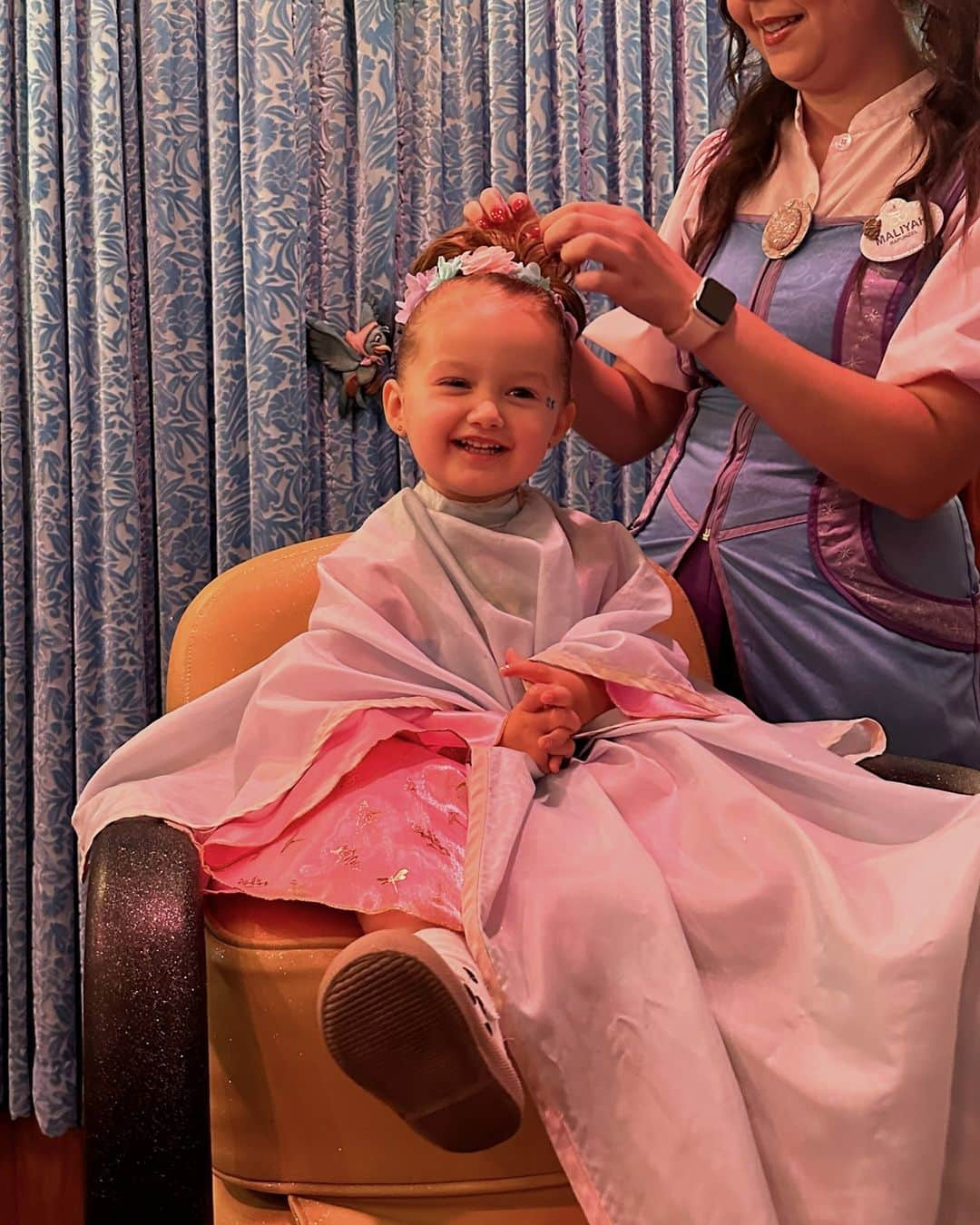 アシュレイ・ティスデイルさんのインスタグラム写真 - (アシュレイ・ティスデイルInstagram)「had the best time at Disneyland with my little princess 👑」10月6日 0時01分 - ashleytisdale