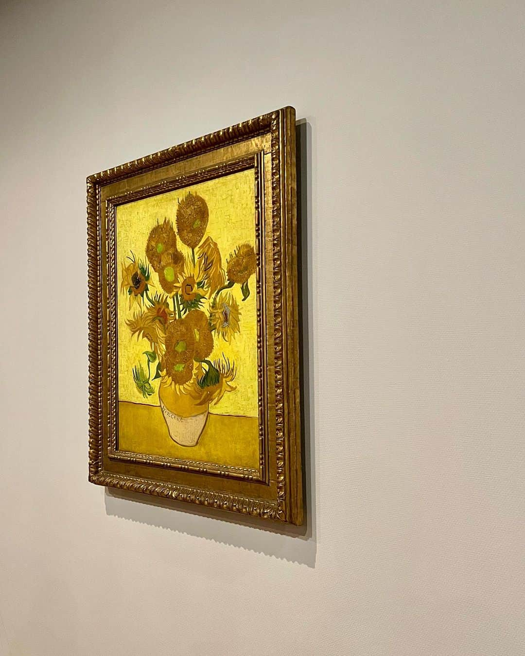 ユキ・カトウさんのインスタグラム写真 - (ユキ・カトウInstagram)「#throwbackthursday to when i saw the Almond Blossoms painting by Van Gogh.. felt surreal..   #diaryukikato nangis kecil hehe」10月6日 0時04分 - yukikt