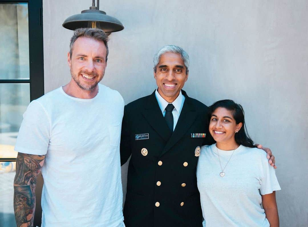 ダックス・シェパードのインスタグラム：「Our Surgeon General @drvivekmurthy is back!!! It’s amazing that a talk about the loneliness epidemic could be so joyful at times. I credit  Vivek 💙 @armchairexppod @spotifypodcasts」