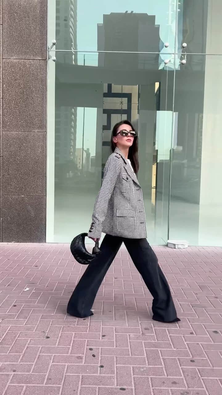のインスタグラム：「Taking street style to the next level // @alexandrapereira // #LiveInIt」