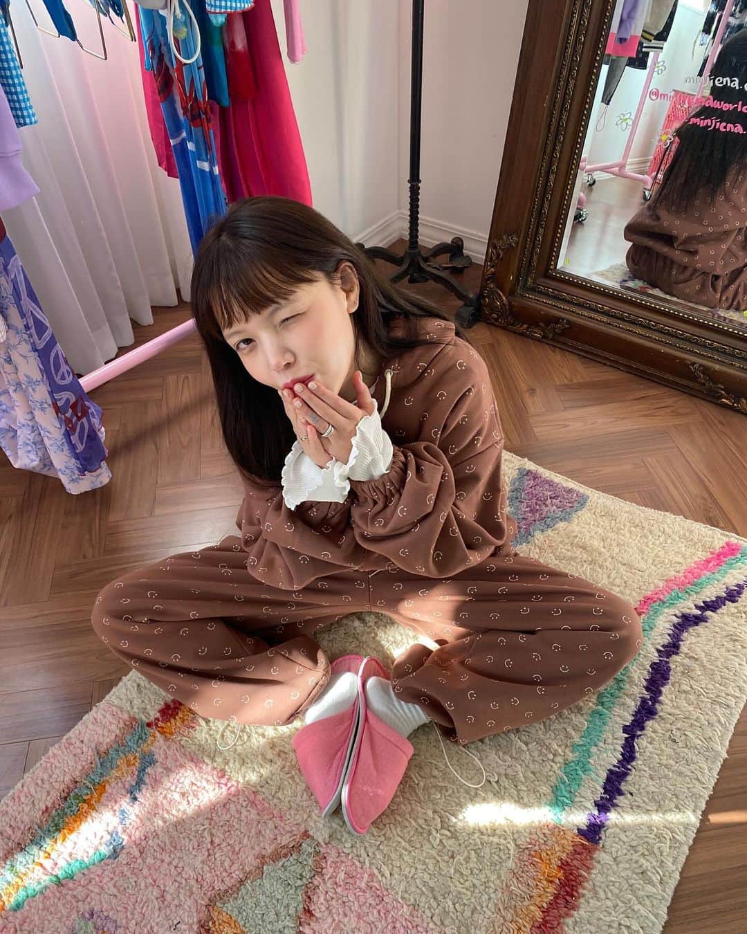 ジミンのインスタグラム：「두근-ˋˏ 두근 ˎˊ o̖⸜((̵̵́ ̆͒͟˚̩̭ ̆͒)̵̵̀)⸝o̗💓💓💓」