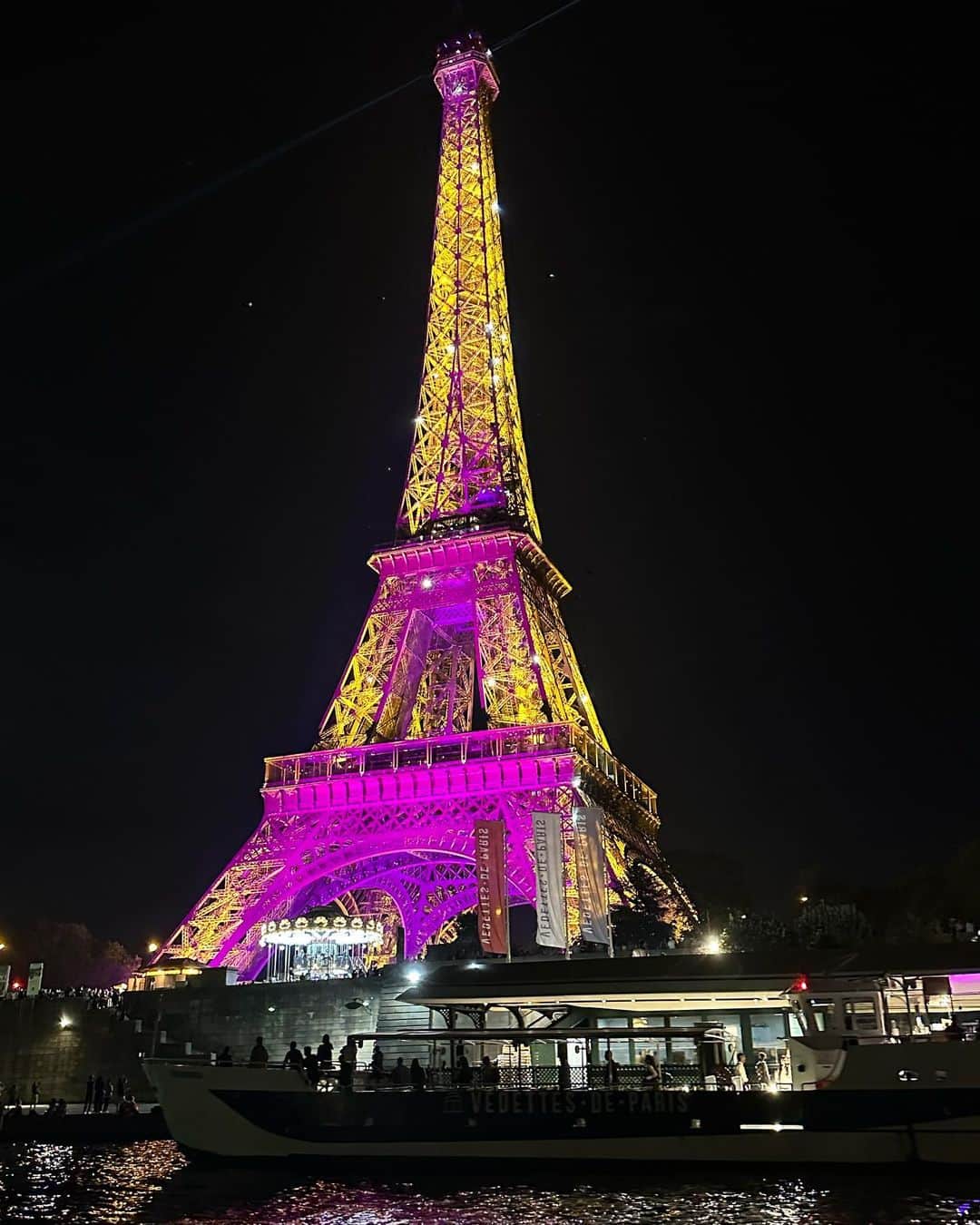 リサ・リナさんのインスタグラム写真 - (リサ・リナInstagram)「We’ll Always Have Paris 🇫🇷♥️ #pfw 2023 🪳」10月6日 0時46分 - lisarinna