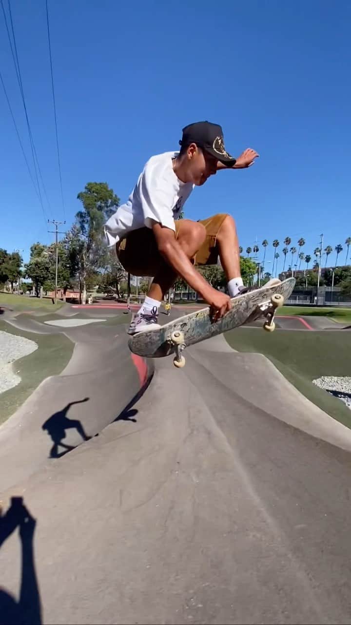 ルーイ・ロペスのインスタグラム：「♨️ Hot Laps ♨️ | 📹〰️ @jaredcleland」