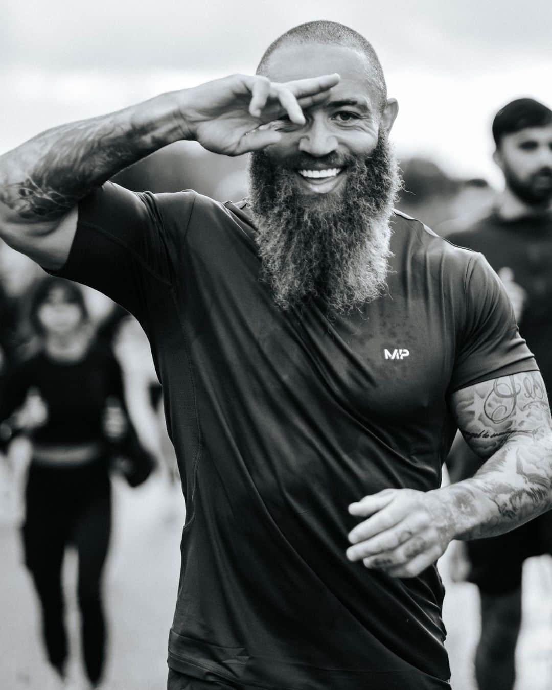 アシュリー・ケインのインスタグラム：「"𝙀𝙖𝙧𝙣 𝙮𝙤𝙪𝙧 𝙤𝙬𝙣 𝙧𝙚𝙨𝙥𝙚𝙘𝙩, 𝙚𝙫𝙚𝙧𝙮 𝙨𝙞𝙣𝙜𝙡𝙚 𝙙𝙖𝙮."  Block out the external noise and gaze inwards. If you are happy with you, if you make you proud, if you are on the way to being the person YOU want to be and achieving the things you set out to do.. Nothing else matters and you can sleep easy that night.  If you're not, 𝗗𝗢 something about it.  🦁✊🏾🧡🫡」
