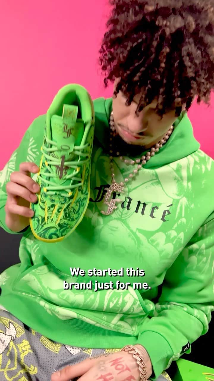 プーマのインスタグラム：「@melo giving us his vision to the MB.03 La Francé 🕺🛸💕  Dropping tomorrow on PUMA.com」