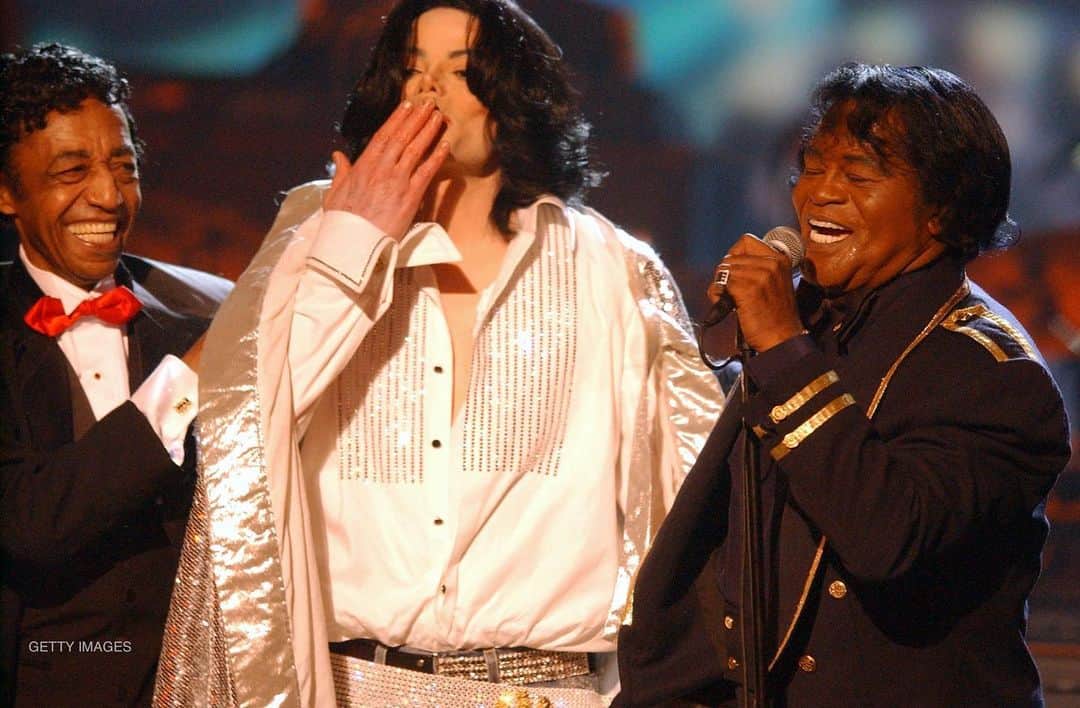マイケル・ジャクソンのインスタグラム：「Michael Jackson was brought to tears when presenting a lifetime achievement award to one of his idols, The Godfather of Soul, James Brown at the 2003 BET Awards. Michael said: “From the bottom of my heart, since I was a child, since I was six years old, he was the one I looked up to more than any entertainer.” Michael also made a short performance with Brown at the awards.」