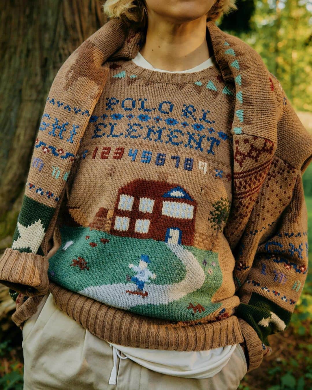 Polo Ralph Laurenさんのインスタグラム写真 - (Polo Ralph LaurenInstagram)「Inspired by the Sampler Schoolhouse Sweater from our #RalphLauren Fall 1982 Collection, this iconic Polo Country piece has been reimagined, serving as the main design inspiration for the #PoloxElement collaboration.  Explore more via the link in bio.  #PoloRalphLauren」10月6日 1時10分 - poloralphlauren