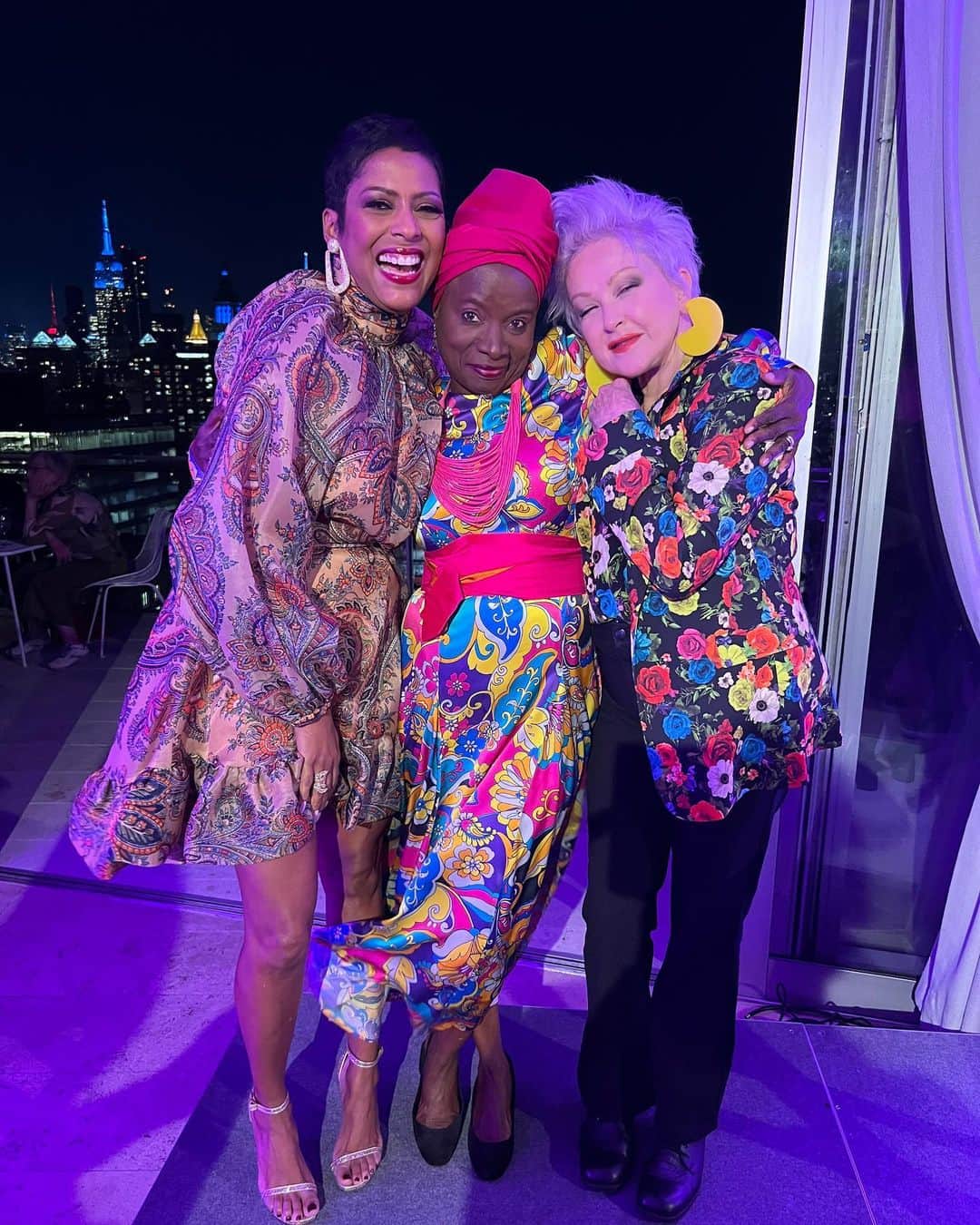 のインスタグラム：「About last night! What a wonderful event benefitting @angeliquekidjo’s @batongafoundation. So honored to be a part of it.  photo: @savannahlaurenphoto」