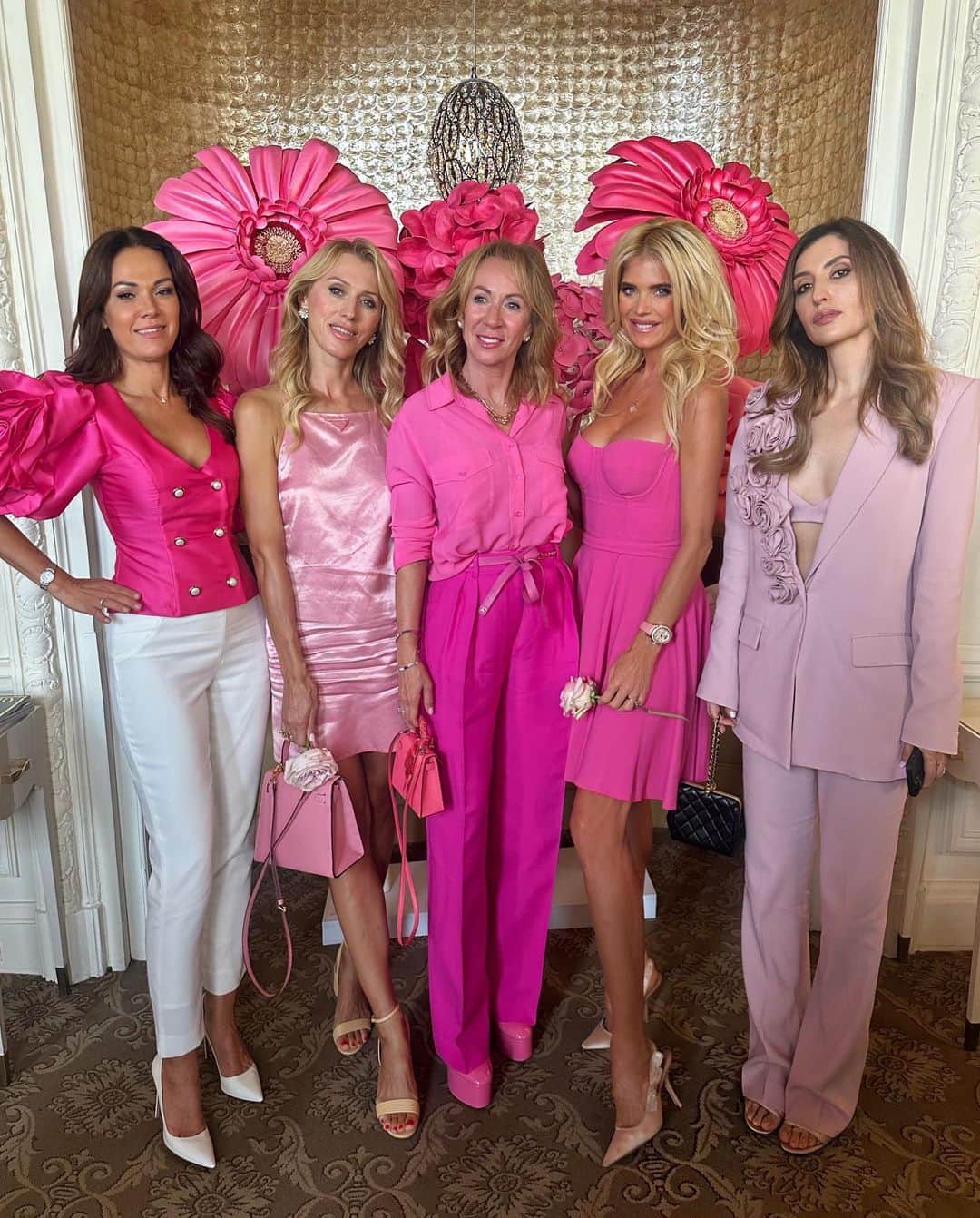ヴィクトリア・シルヴステッドさんのインスタグラム写真 - (ヴィクトリア・シルヴステッドInstagram)「Pink Charity lunch at the Casino Monte Carlo supporting the #princessegracefoundation 💗 Merci @sandrine_montecarlo @5starseventsmc 🌸 #womenofmonacolunch」10月6日 1時41分 - victoriasilvstedt