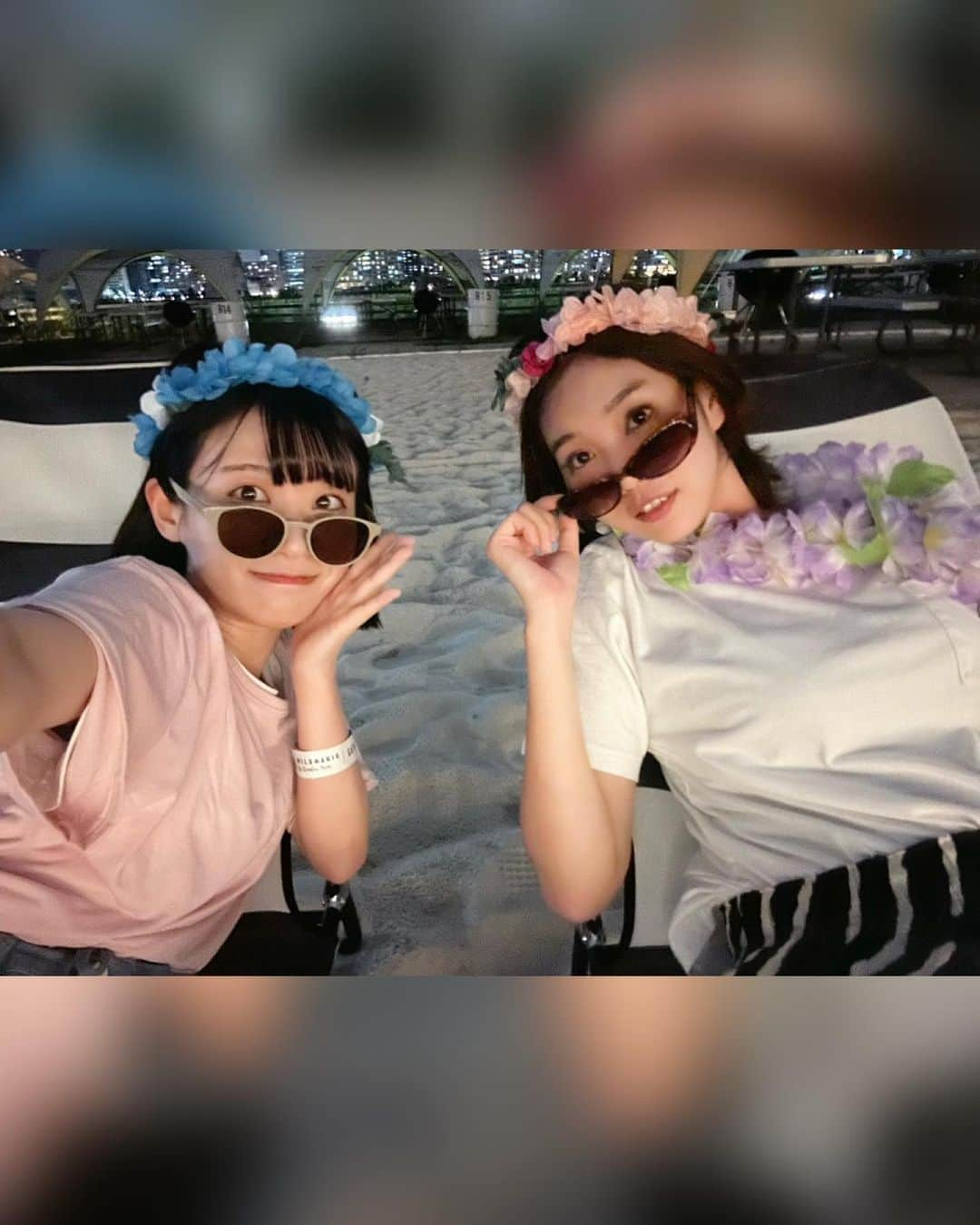 福島ゆかさんのインスタグラム写真 - (福島ゆかInstagram)「：夏の儀式  載せてなかった写真を載せていっこうシリーズ。  かすみんと夏のはじまりの儀式を行ったときの。  バーベキューで幕開けをしました。  合流した瞬間にお花のレイを首にかけられて サングラスと造花を数本渡されて やっぱりこの方はおかしいなって再確認しました。（しかもすごい派手な格好で現れた）  でもそのくらい我々は夏にガチ勢だから！！！！！！！！！！  夏に生きてる！！！！！！！！！！！！  ちなみに夏は12月中旬までつづくので 12月中旬に夏のおわりの儀式を行います。 何卒よろしくお願いします。  そのとき、できればハロコン帰りとかに儀式できたら最高だなぁ、、、なんて。  #夏 #まだまだこれから #12月まで夏 #夏のはじまりの儀式 #BBQ #バーベキュー #グランピング #キャンプ #浮かれポンチ  #花 #へんなひと #夜景 #夏服  #思い出 #秋 #まだまだこない」10月6日 1時49分 - yuka_fukushima_