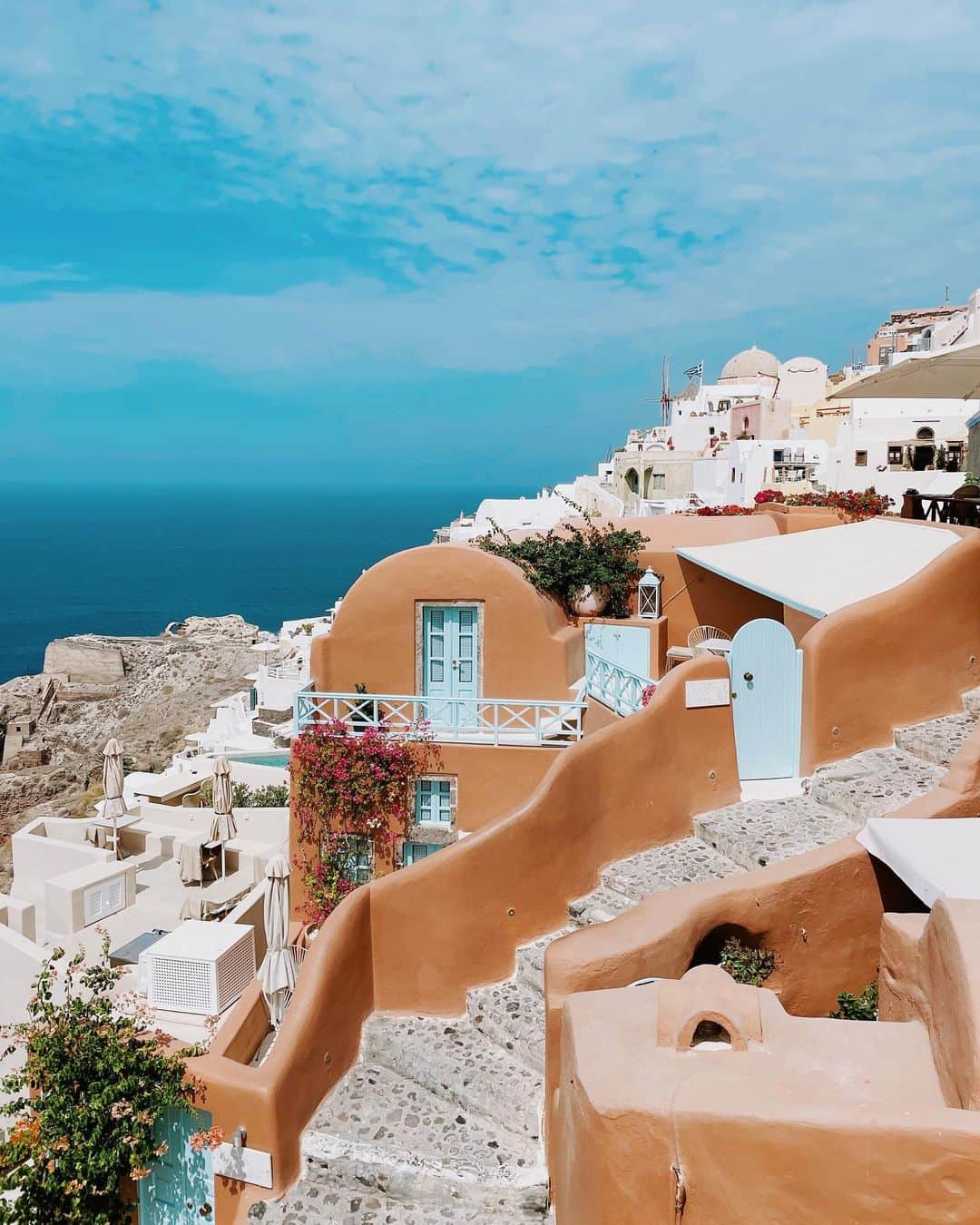 Keilah Kangさんのインスタグラム写真 - (Keilah KangInstagram)「Santorini is truly breathtaking. 🤍🩵」10月6日 1時53分 - keilah.k