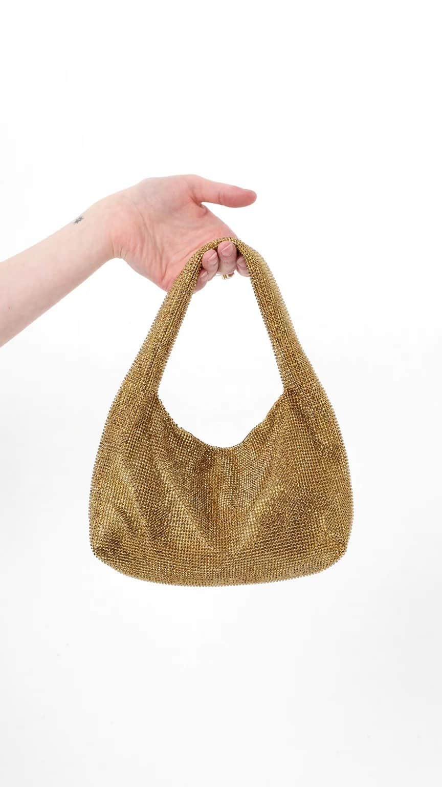 KARAのインスタグラム：「✨🌾Gold Mini Armpit Bag🌾✨」