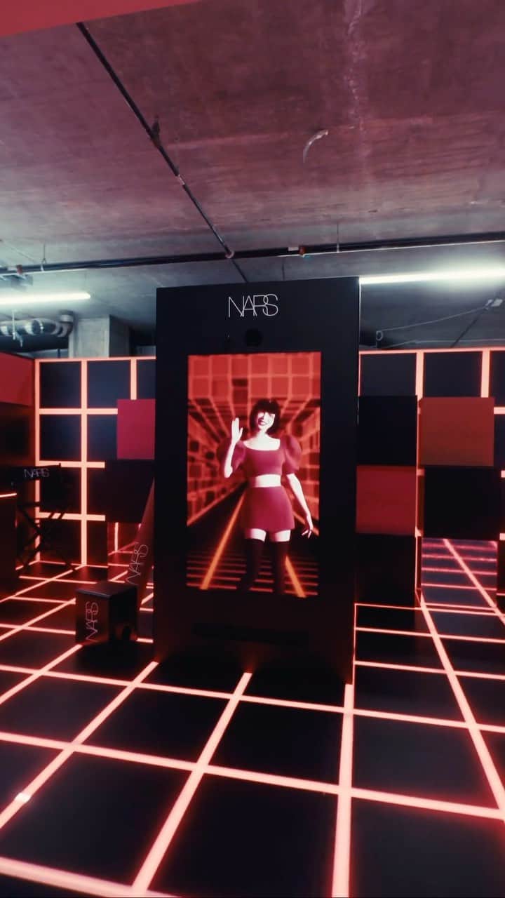 のインスタグラム：「Power Players meet #SEPHORiA. 💥 For the first time ever, our virtual ambassadors interacted with #SEPHORiA guests, helping them discover their new favorite shade of Powermatte High-Intensity Lip Pencil. Watch the power in action.」
