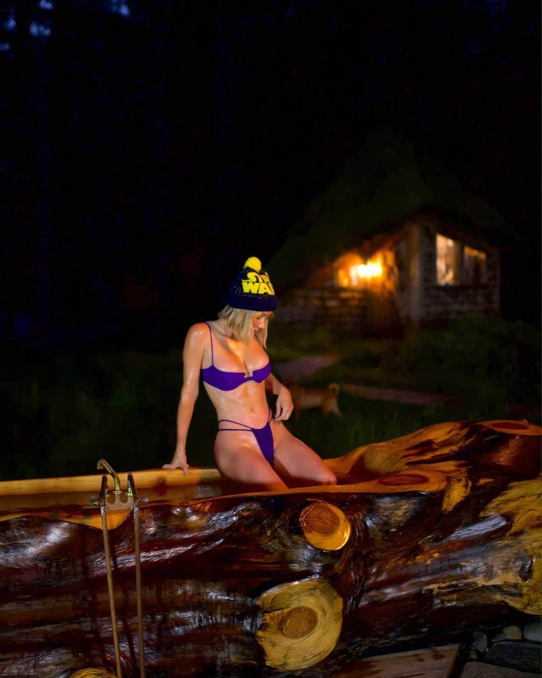 サラ・ジーン・アンダーウッドさんのインスタグラム写真 - (サラ・ジーン・アンダーウッドInstagram)「Our new trunk tub is getting a lot of action lately ☺️ 📸 by @jacobwitzling」10月6日 3時03分 - saraunderwood