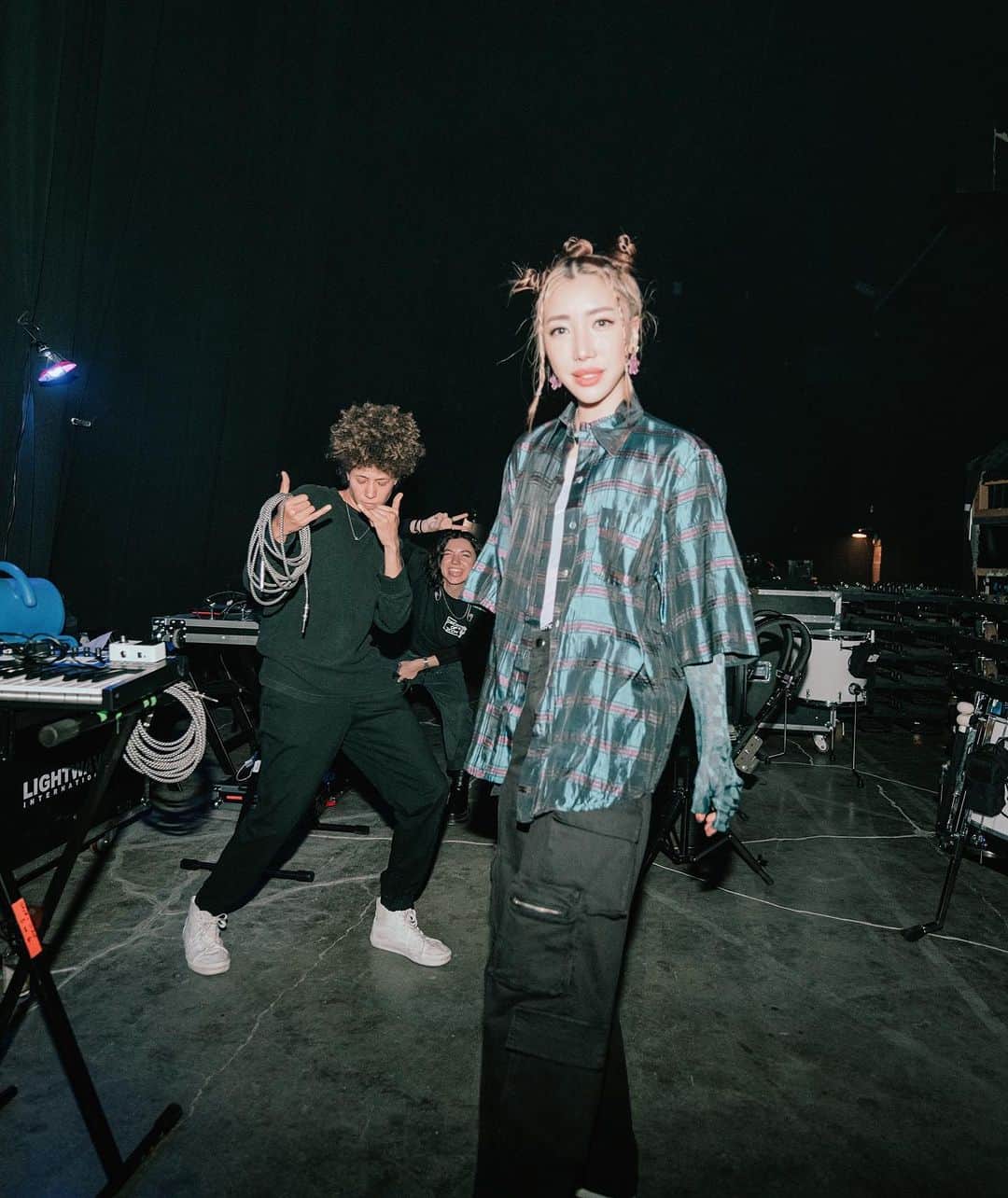 TOKiMONSTAさんのインスタグラム写真 - (TOKiMONSTAInstagram)「Playing catch-up w these late af posts. So-Cal shows were a  beaut 🥹 Tomorrow will be my first show in Arkansas 👀 . Cya thereeee. 📸 @matt.n24」10月6日 3時04分 - tokimonsta