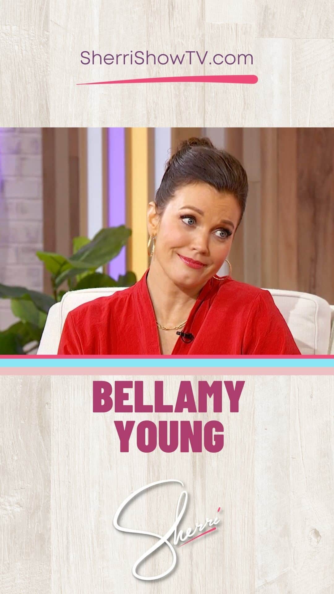 ベラミー・ヤングのインスタグラム：「Bellamy Young’s first job was being a waitress - so we put her through the ultimate test 🤣🤣🤣  #sherrishepherd #bellamyyoung #firstjobs #waitresses」