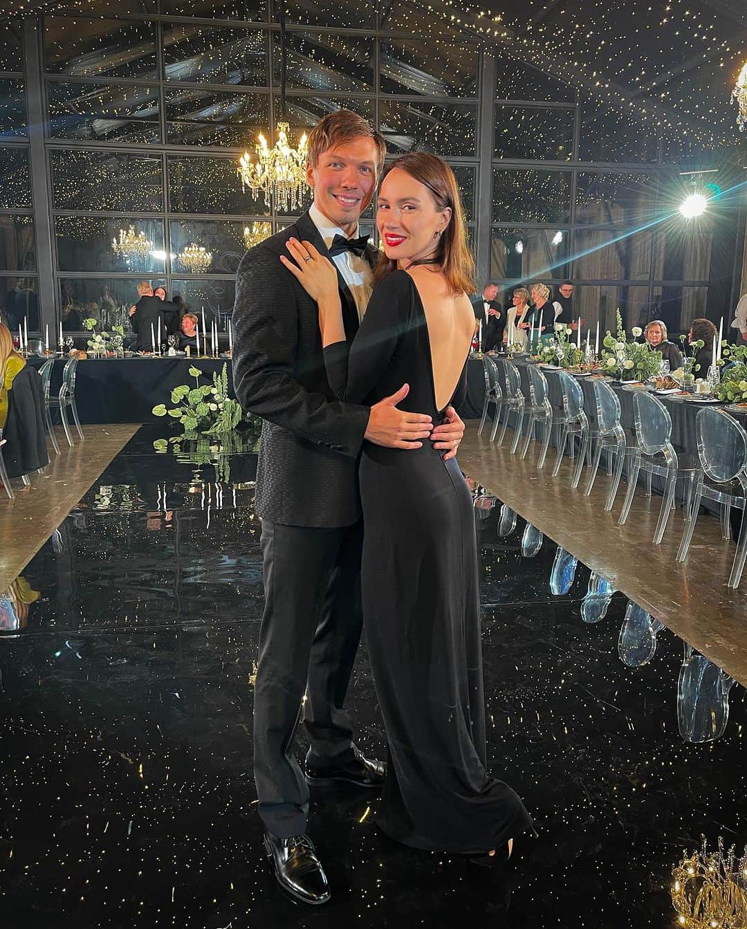 ドミトリー・ソロビエフのインスタグラム：「Рождение новой семьи @maksim_pavlovich  и @zhenya.levanova 👰🏻‍♀️🤵🏻♥️」