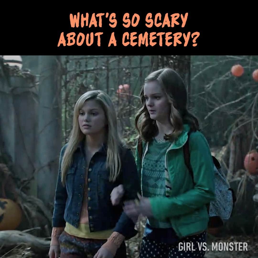 Disney Channelさんのインスタグラム写真 - (Disney ChannelInstagram)「Phrases that just hit different in October 🎃 . . . 🎥: Don't Look Under the Bed, Mom's Got a Date with a Vampire, Halloweentown, Girl vs. Monster, The Scream Team, Hocus Pocus」10月6日 6時01分 - disneychannel