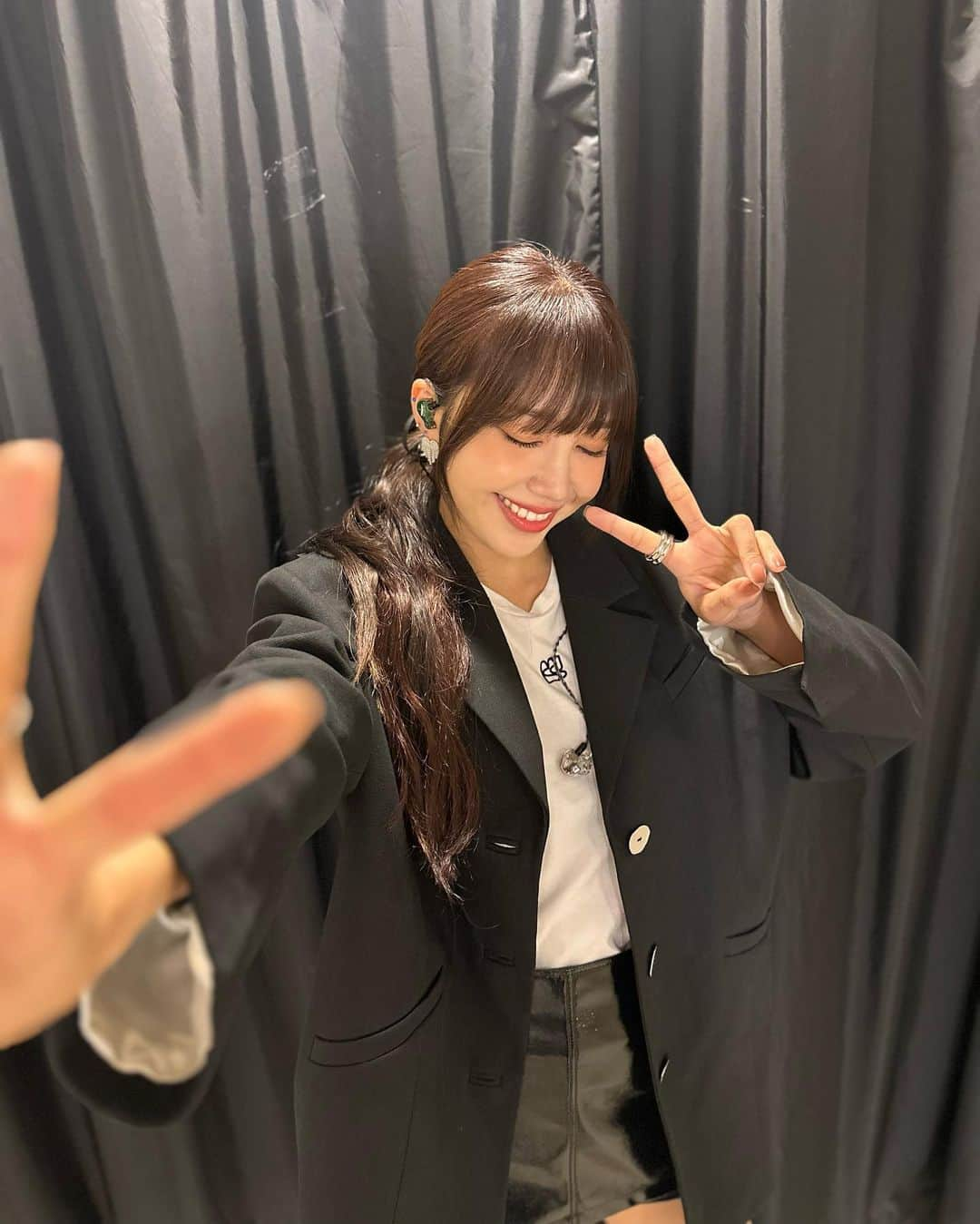 チョン・ウンジさんのインスタグラム写真 - (チョン・ウンジInstagram)「Travelog in HK Encore concert #2🖤」10月6日 3時49分 - artist_eunji