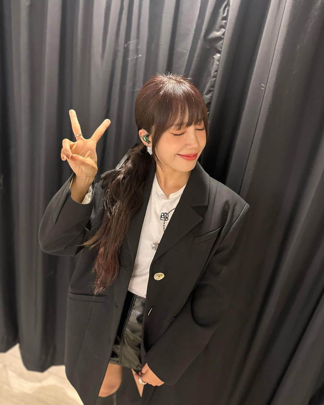 チョン・ウンジさんのインスタグラム写真 - (チョン・ウンジInstagram)「Travelog in HK Encore concert #2🖤」10月6日 3時49分 - artist_eunji