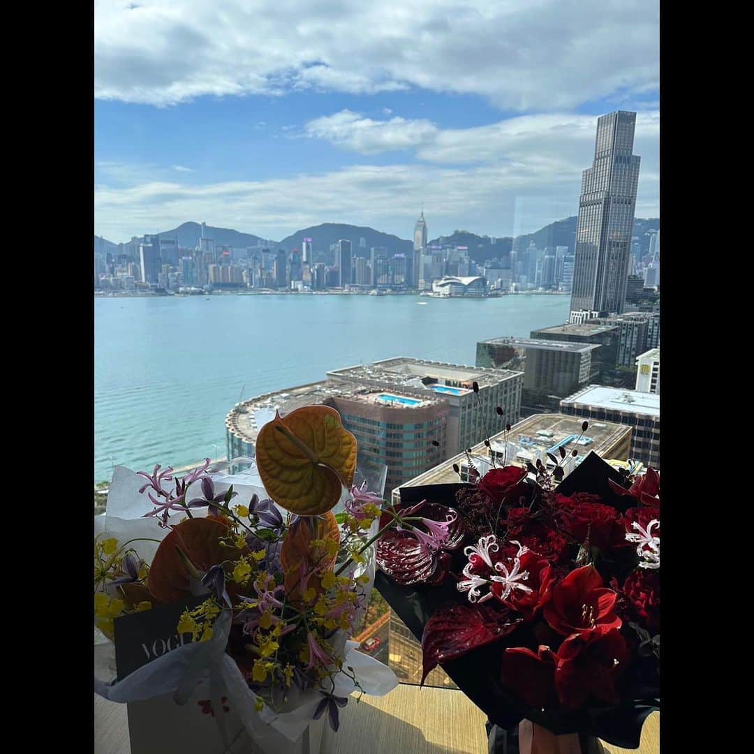 中島美嘉のインスタグラム：「. 香港 素敵な場所と 最高のスタッフの皆さん ありがとう ございました！ ２月のライブ 楽しみだー！  #香港 #hongkong  #mikanakashimaconcert2024youinhongkong  #PR」