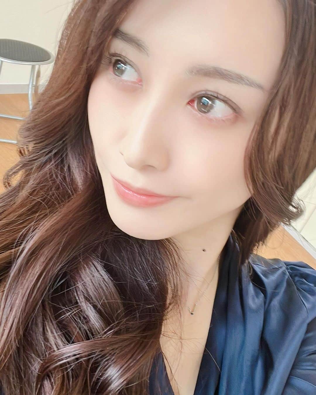 飛鳥凛のインスタグラム：「「猫カレ -少年を飼う-」に 藍ちゃんのお姉さん　遠野結役で出演させていただいております🥺  BSテレ東で10月7日より毎週土曜日24時から、テレビ大阪では同日より毎週土曜日24時55分から放送です！！  Leminoでは先行配信で一足早く観ることが出来るので是非チェック☑️お願いします📺」