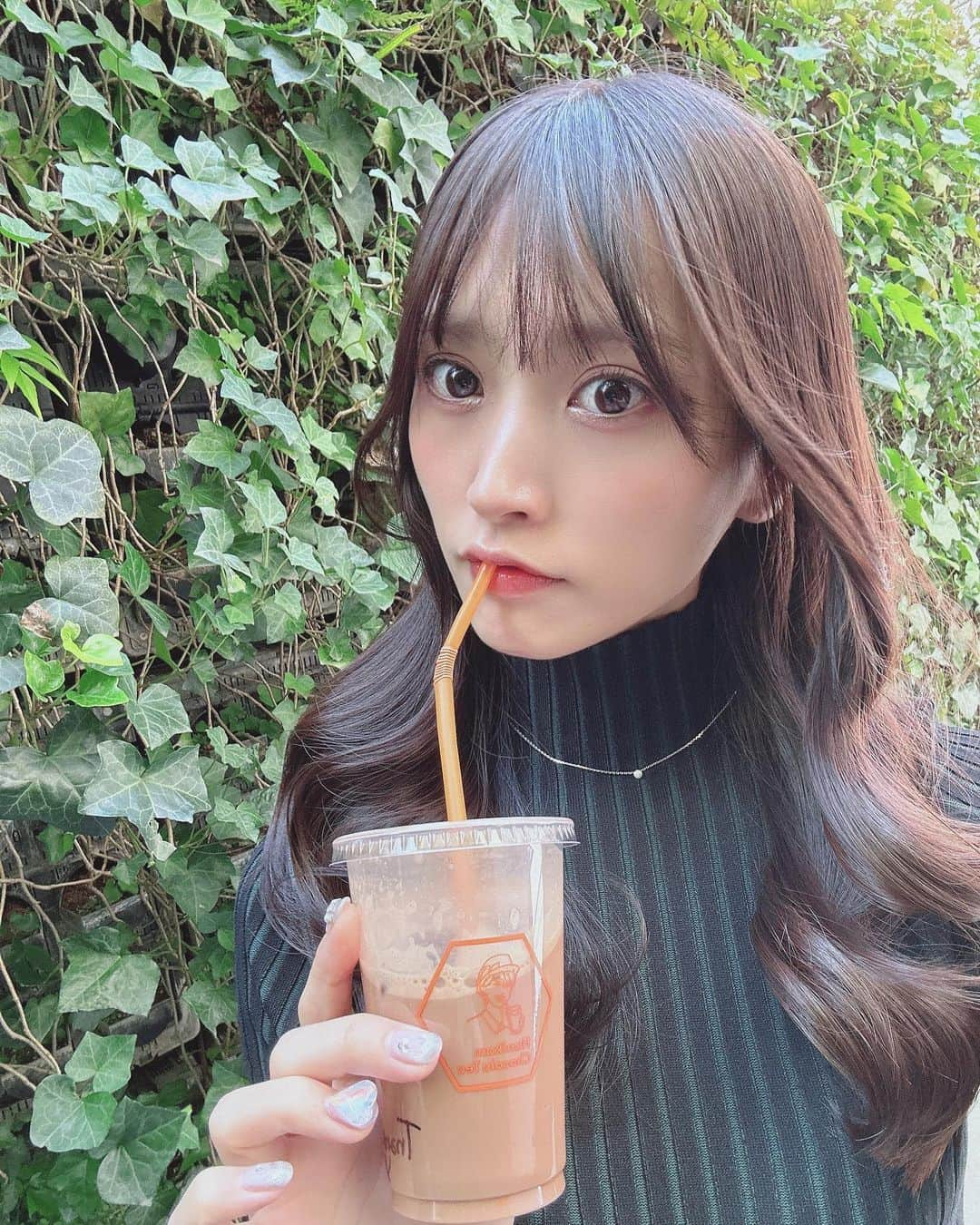 根岸愛さんのインスタグラム写真 - (根岸愛Instagram)「💇‍♀️✨💇‍♀️ . newヘアーどうですか？🤍 やっと行けた美容室💕 今回は写真集ぶりに 髪を染めました🥰 (あの時は24時間たたず黒染めしちゃったけど...) 暗めの茶色でとオーダーして お上品な感じに仕上げていただきました💕 森上さんいつもありがとうございます✨ @mineyukimorikami  秋にぴったりだねー🍂💕 . #hair #hairstyle #ootd #Autumn #美容室 #髪染め #アッシュ #茶髪 #暗髪 #イメチェン #秋服 #私服 #ねぎ私服 #ねぎしふく」10月6日 14時01分 - negishiai927