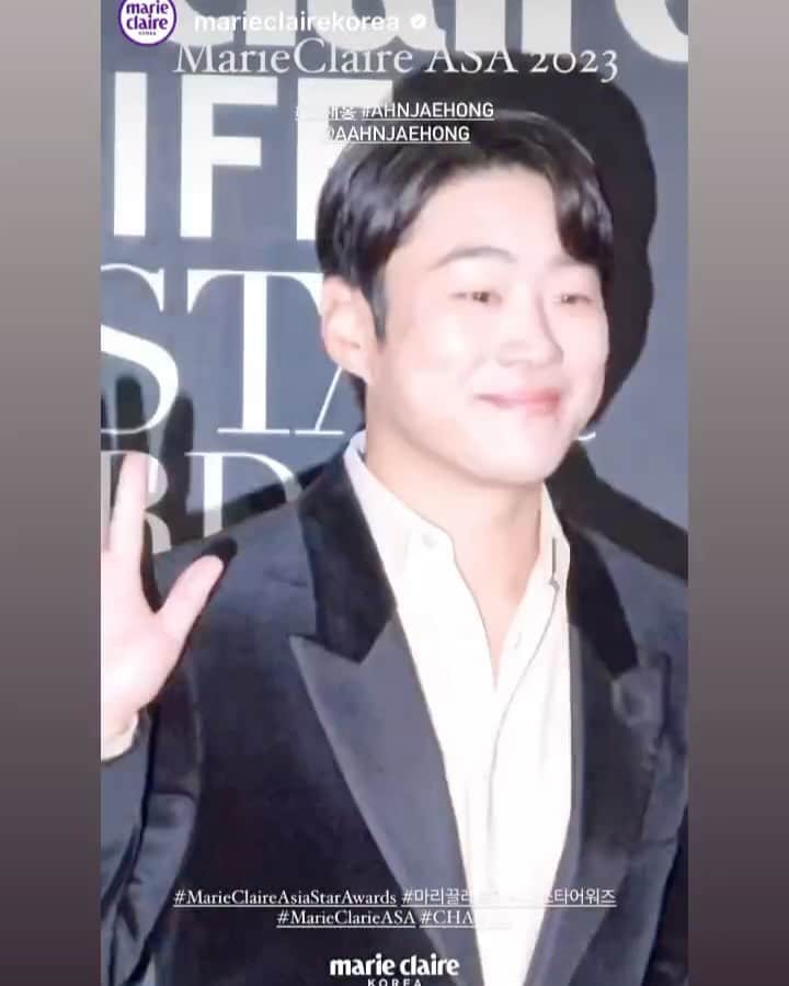 アン・ジェホンのインスタグラム：「아이시떼루!  부산국제영화제와 마리끌레르의 Asia Star Awards에서 Beyond Cinema 상을 받았습니다. 주신 이 상의 가치와 의미를 잘 담을게요. 정말 감사합니다! 🤍  #마스크걸 #주오남 🏆 @netflixkr」